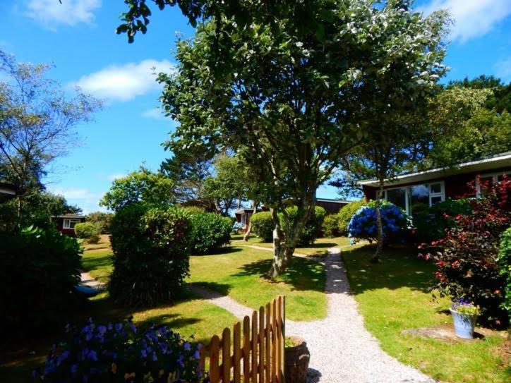 Mount Hawke Holiday Bungalows Porthtowan Exterior foto